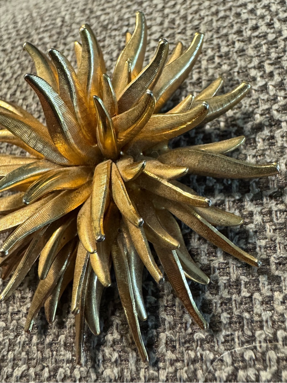 Gold-Tone Starburst Floral Brooch - Picture 3 of 14
